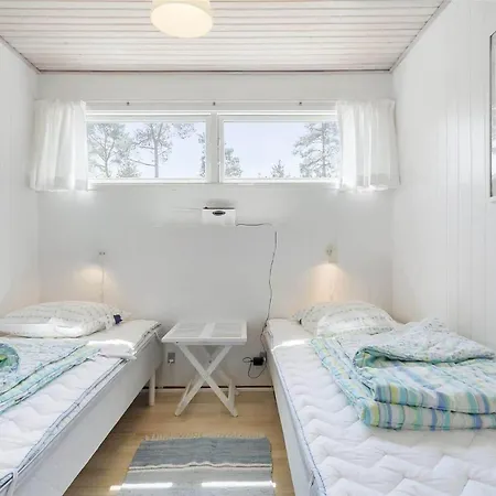 2607-aakirkeby-aspesgardsskoven-7 *
