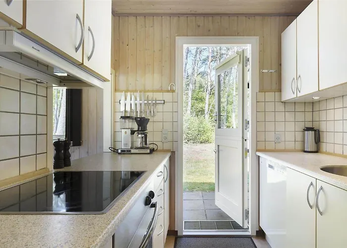 2607-aakirkeby-aspesgardsskoven-7 Vester Sømarken