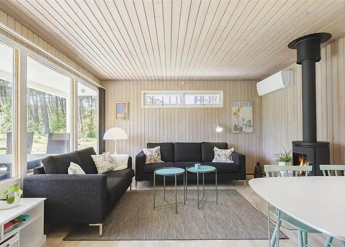 2607-aakirkeby-aspesgardsskoven-7 別荘 *